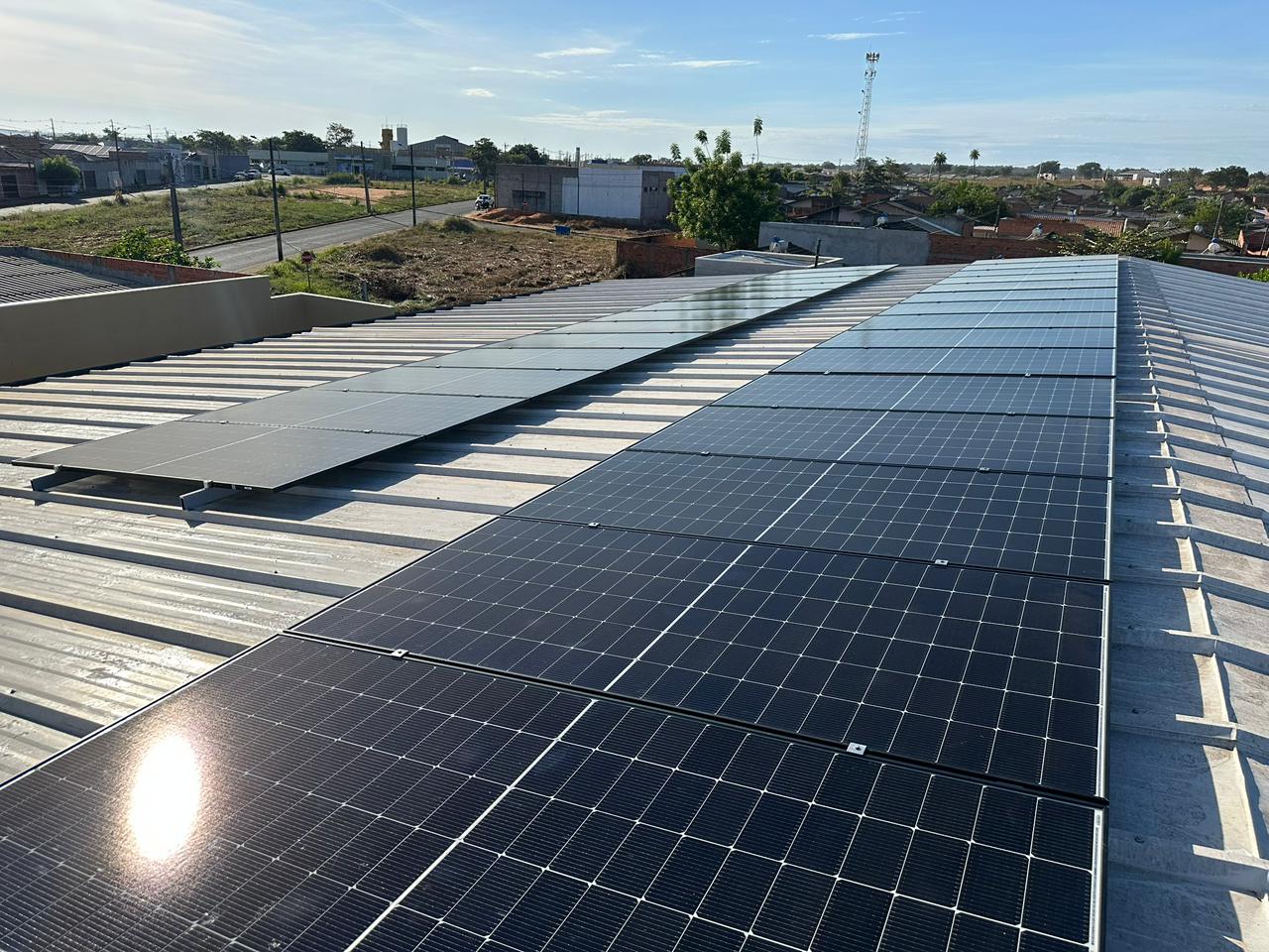 Sistema solar — telhado industrial