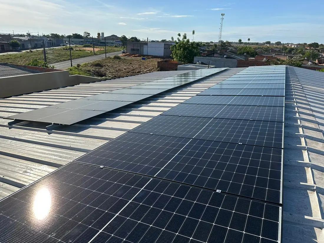 Sistema solar — telhado industrial